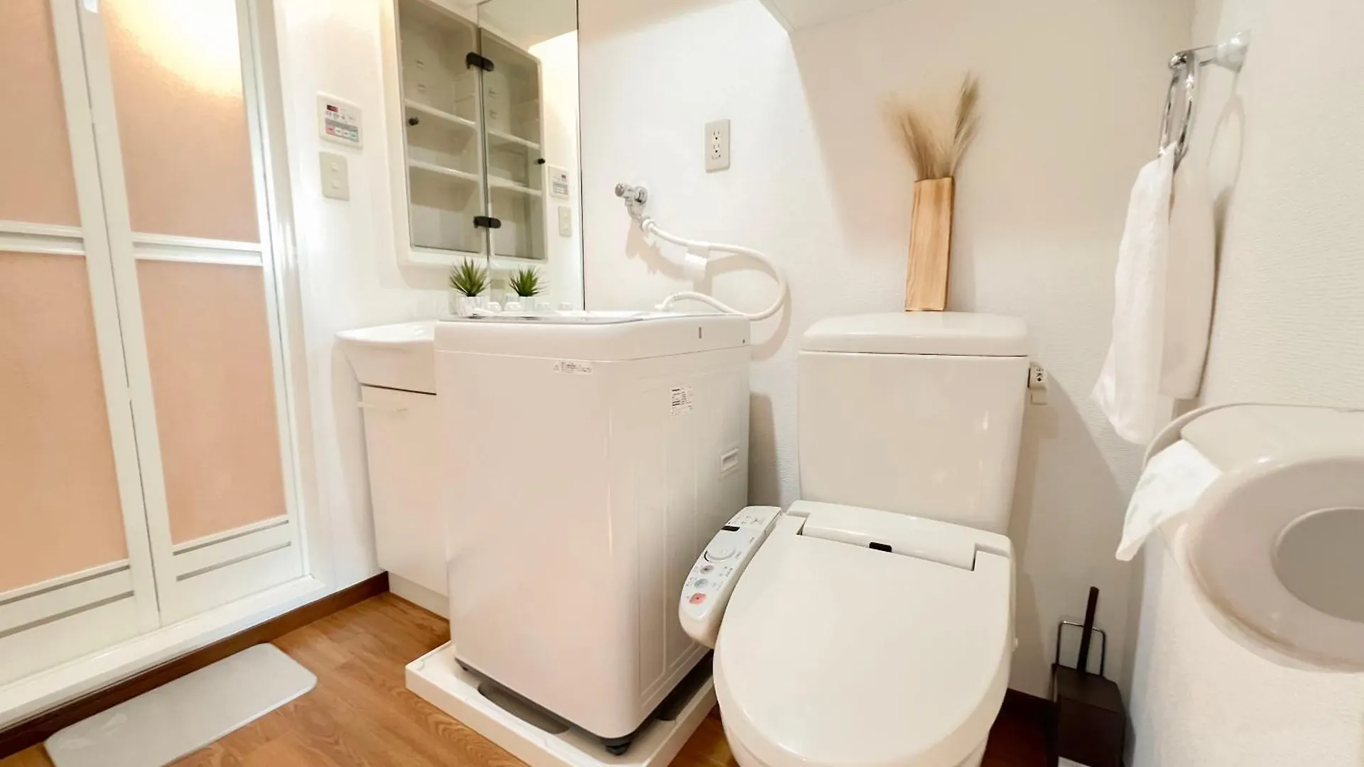 Shinjuku Nzo Apt Tokio 0*,